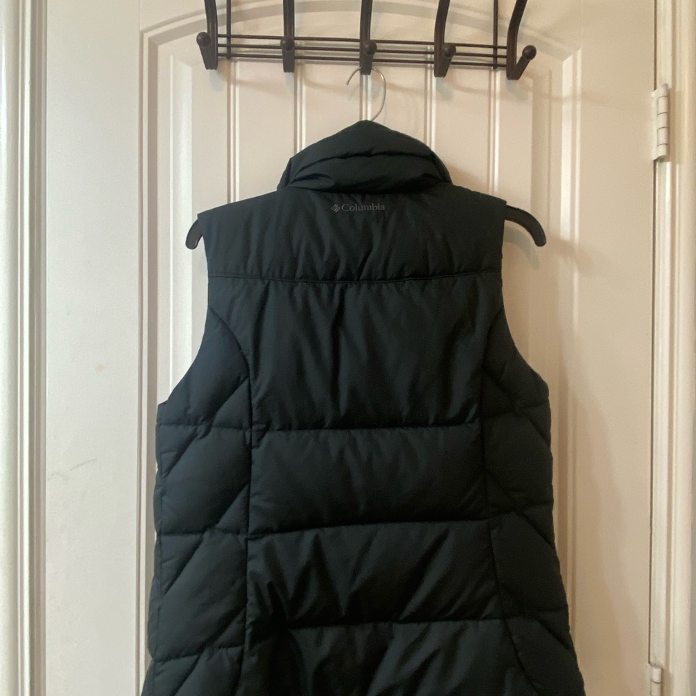 Columbia Womens puffer vest - Picture 3 of 4